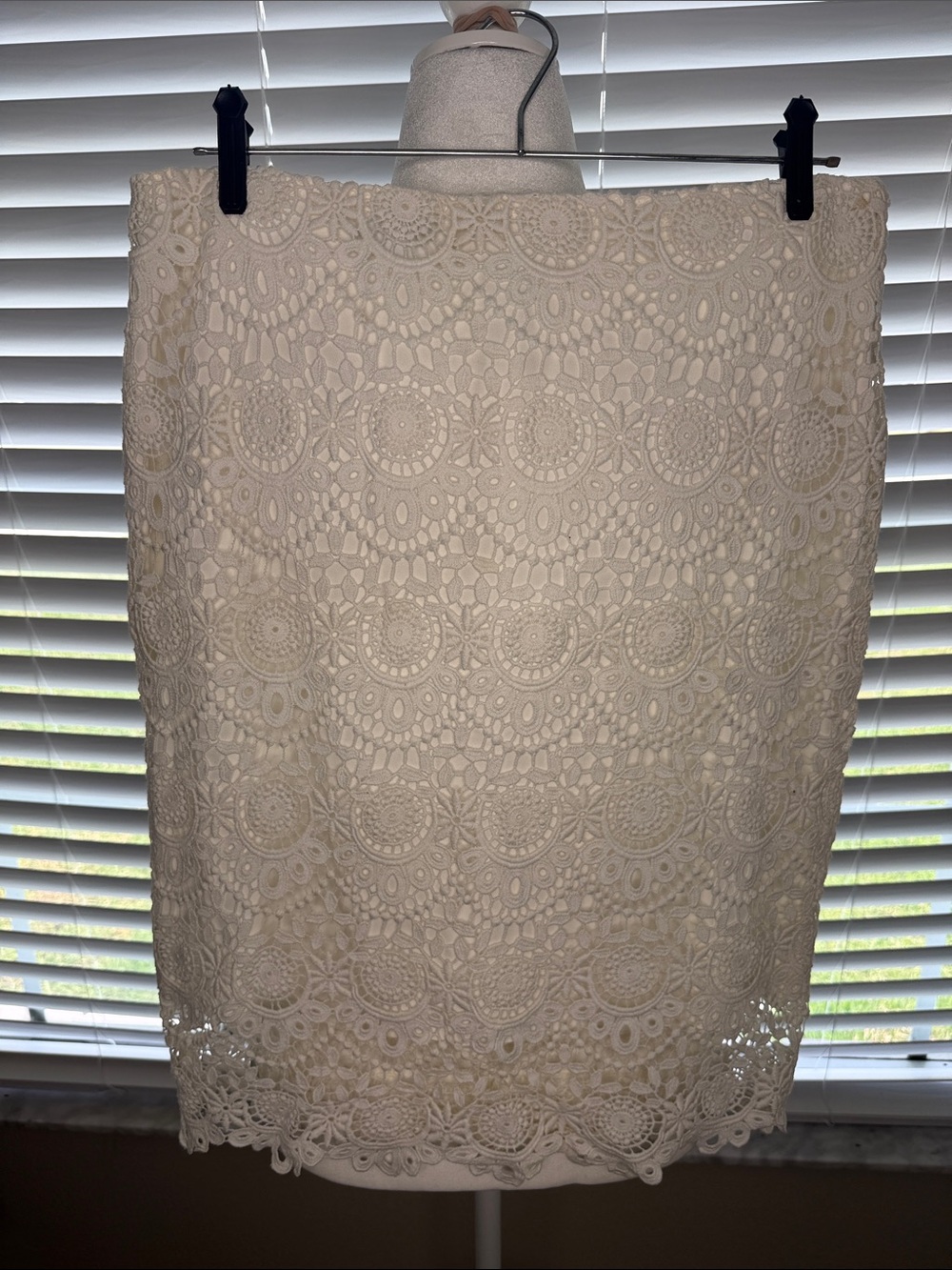 Lace Pencil Skirt in off white